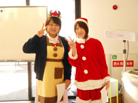 職員も仮装して参加します☆